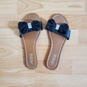 BNWOT ardene bow rhinestone flat sandals size 6